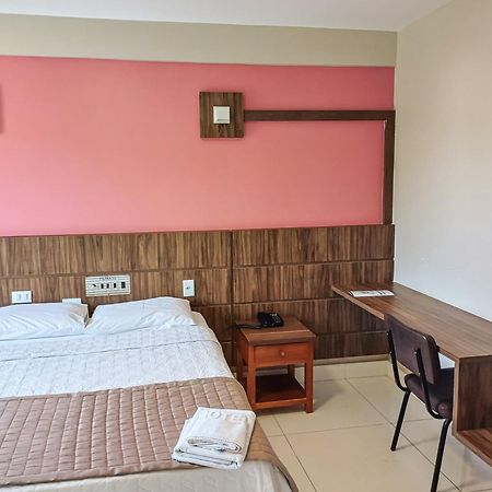 Piloes Palace Hotel Mineiros Εξωτερικό φωτογραφία