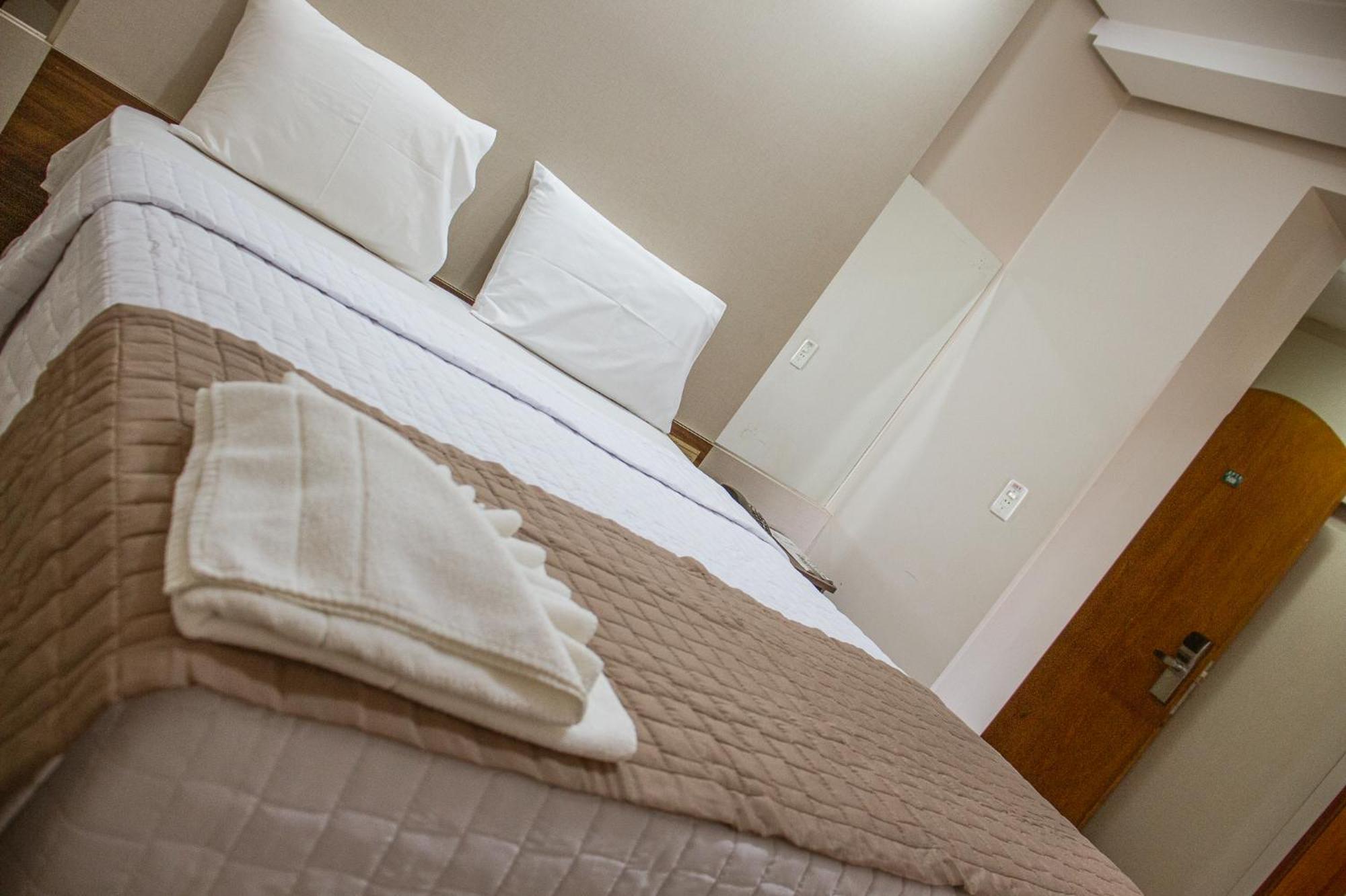 Piloes Palace Hotel Mineiros Εξωτερικό φωτογραφία