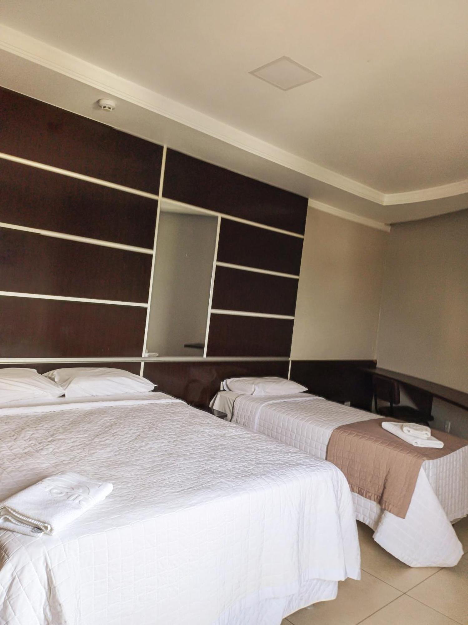 Piloes Palace Hotel Mineiros Εξωτερικό φωτογραφία