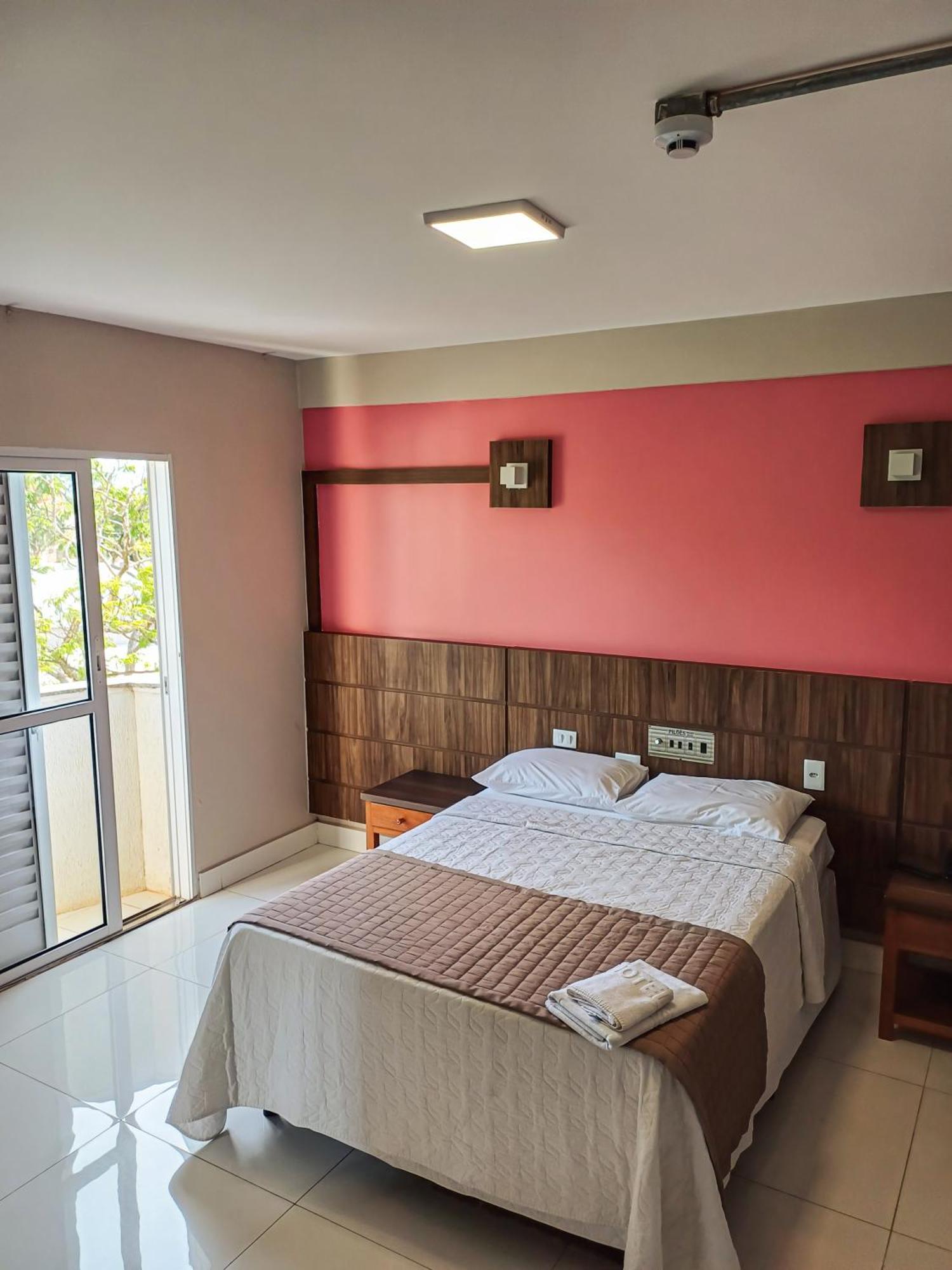 Piloes Palace Hotel Mineiros Εξωτερικό φωτογραφία