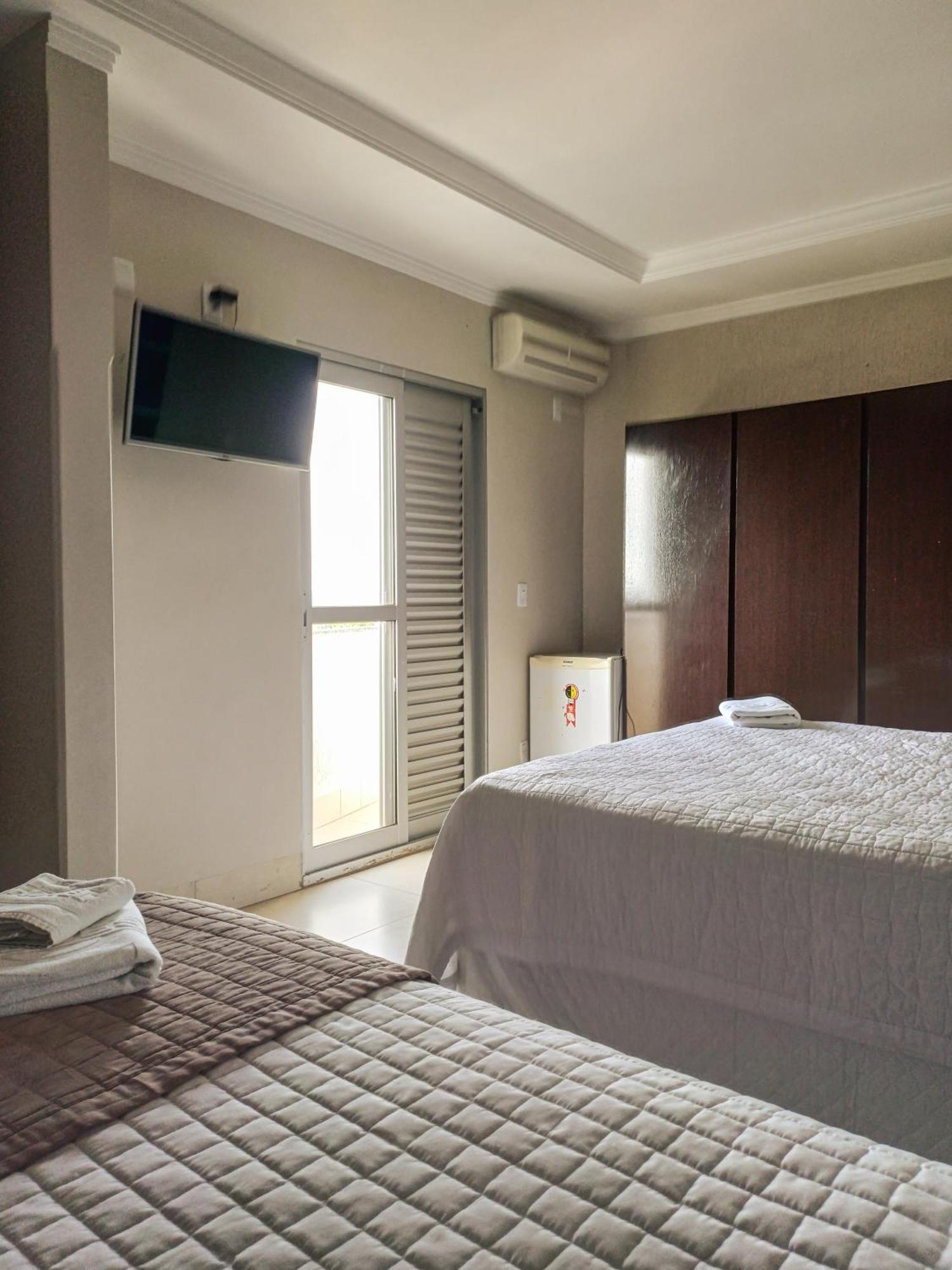 Piloes Palace Hotel Mineiros Εξωτερικό φωτογραφία