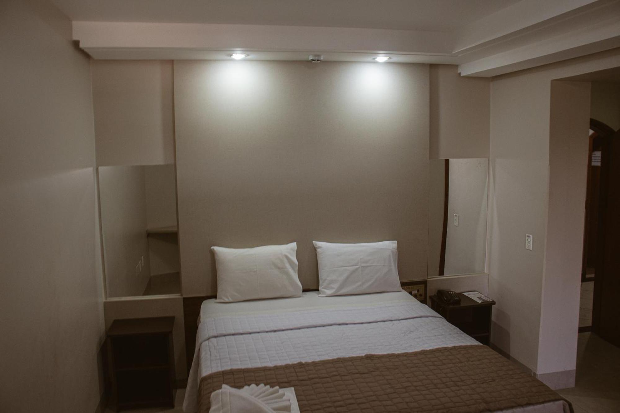 Piloes Palace Hotel Mineiros Εξωτερικό φωτογραφία